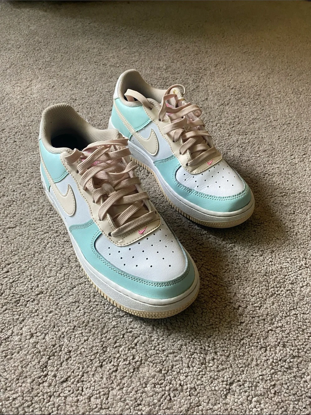 Girls Nike Air Force 1